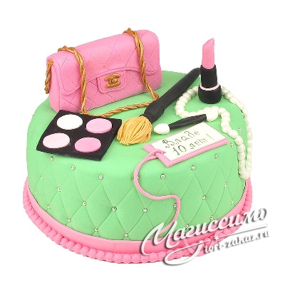 Торт с косметикой и сумочкой