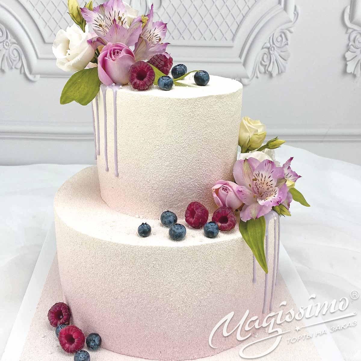 Торт бархатный с цветами