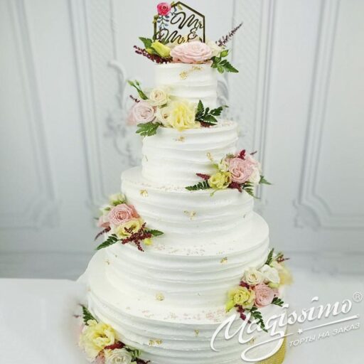 Свадебный торт королевский фото