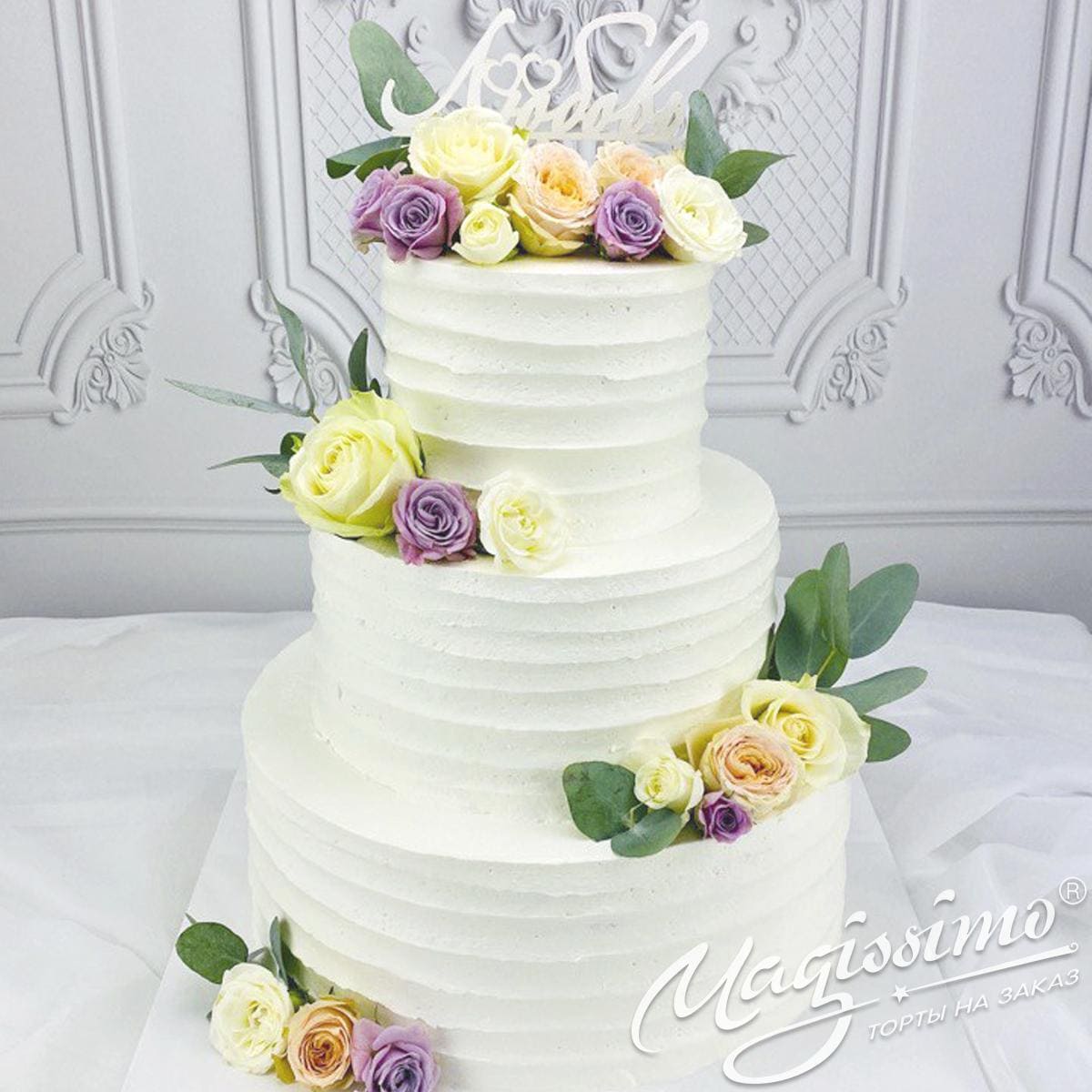 Торт свадебный любовь