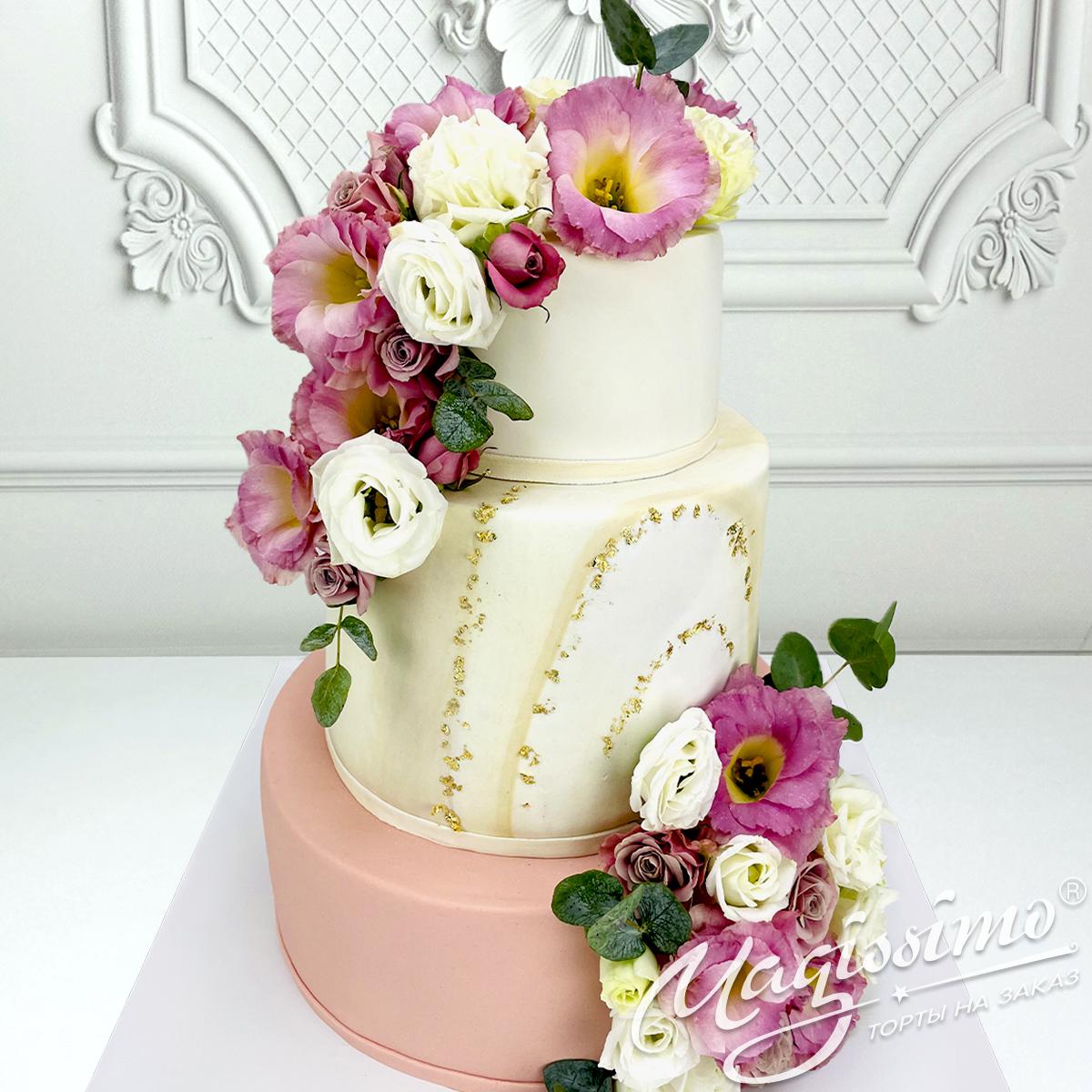 Торт свадебный нежный мрамор фото